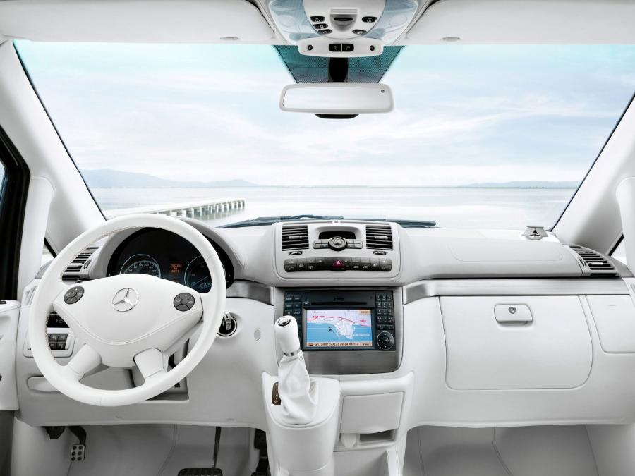  Mercedes-Benz Viano Vision Pearl Concept 2011 года  (фото 5 из 14)